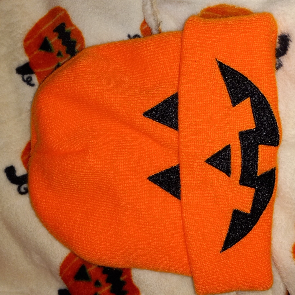 Jack-o-lantern beanie